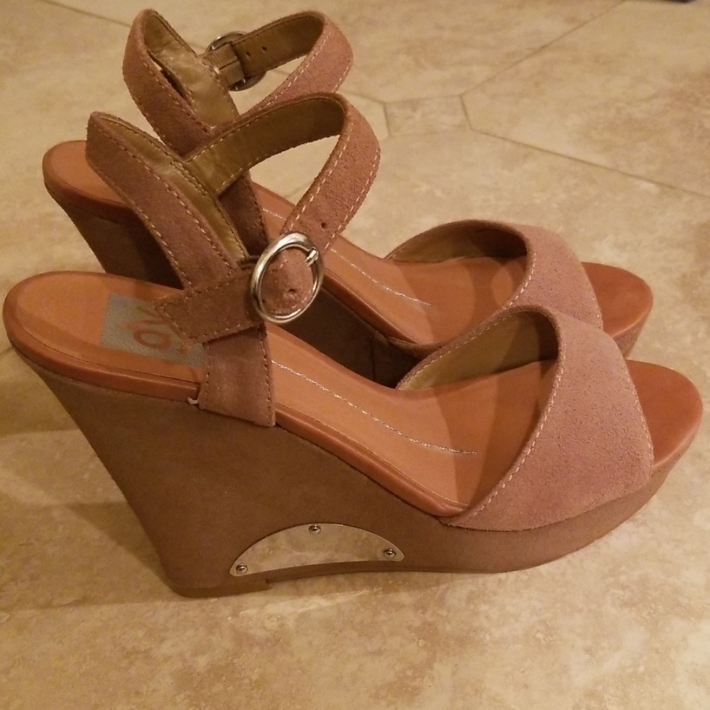 Dolce Vita Taupe Paylan Wedges